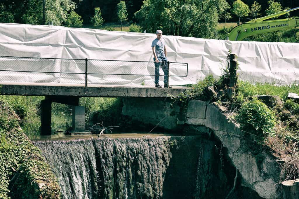 Philip Taxböck auf Brücke